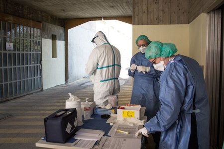 İtaliyada sutkada koronavirusdan rekord sayda insan sağalıb