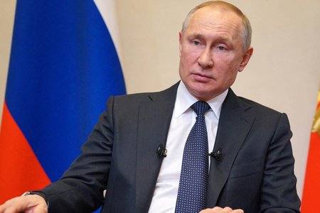 Vladimir Putin rusları dövlətin parçalanması təhlükəsi ilə qorxudur