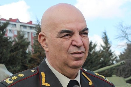 General Azərbaycan Ordusunun malik olduğu bəzi silahları açıqladı