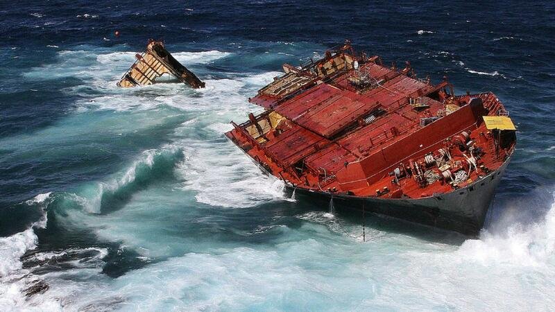 Rusiya gəmisi Türkiyə sahillərində batdı