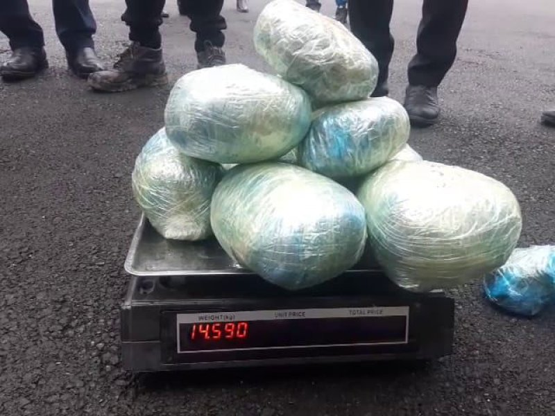 Biləsuvarda narkokuryerin çantasından 16 kq narkotik aşkarlandı - FOTO