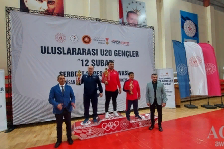Azərbaycan güləşçiləri Türkiyədən 10 medalla qayıdır