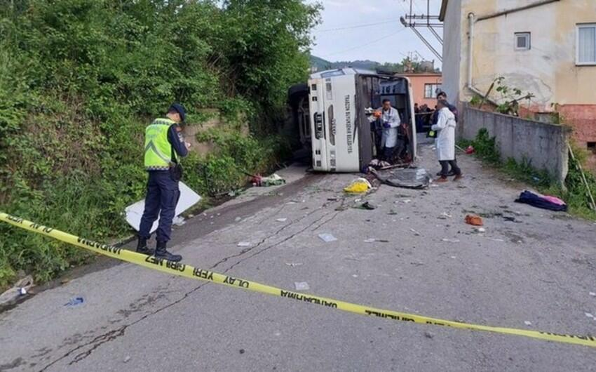 Türkiyədə avtobus aşdı: ölənlər və yaralananlar var