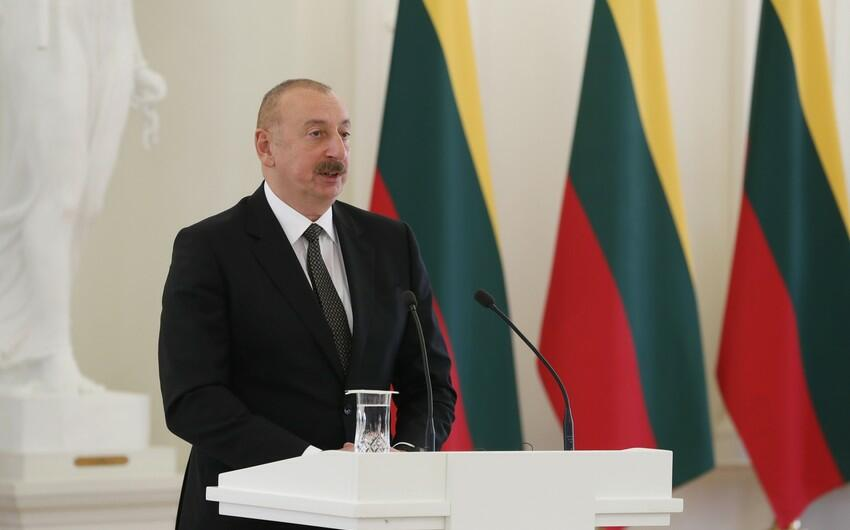 Prezidentlər Azərbaycan-Litva biznes forumunda iştirak edirlər