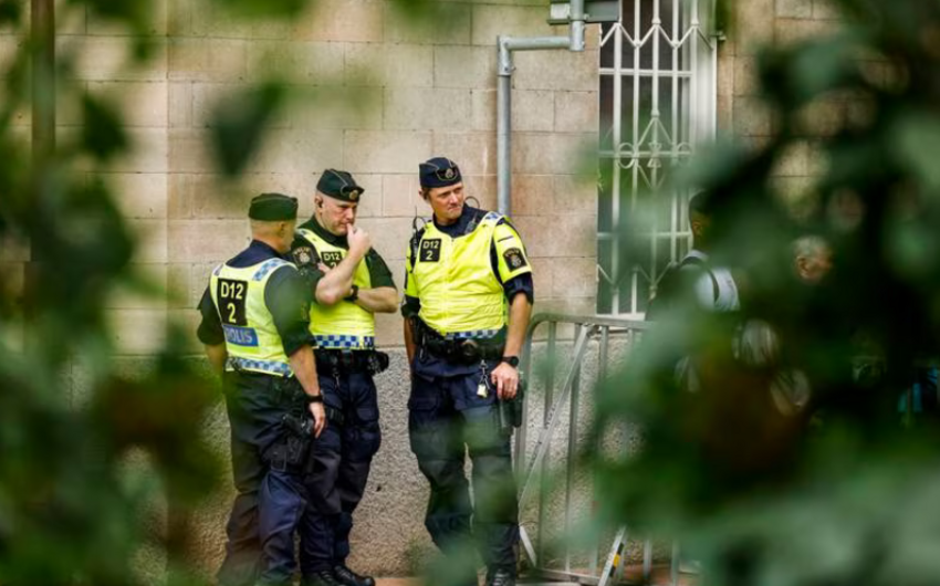 İsveç polisi Qurani-Kərimin yandırılmasına yenidən icazə verib