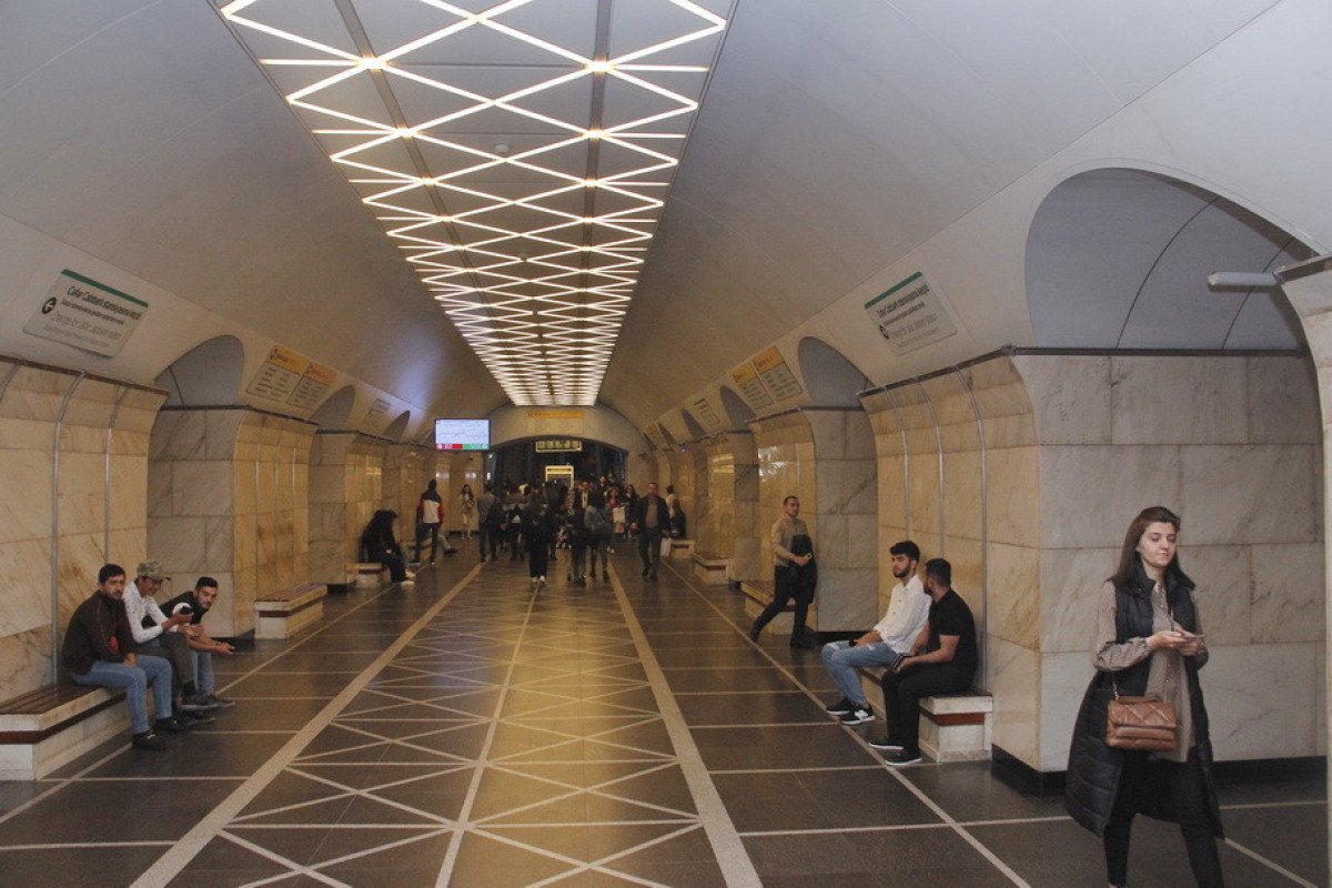 Bakı metrosunda qatarların ləngiməsinin səbəbi açıqlanıb