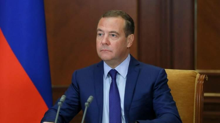 Medvedev NATO-nu müharibə ilə hədələdi