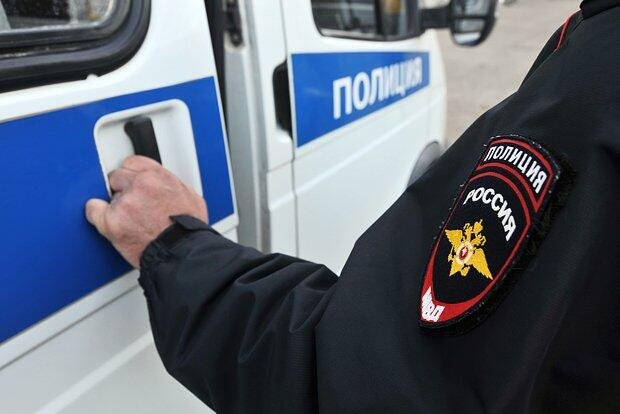 Son dəqiqə: 69 yaşlı ukraynalı avtomatla Putinin administrasiyasına girdi